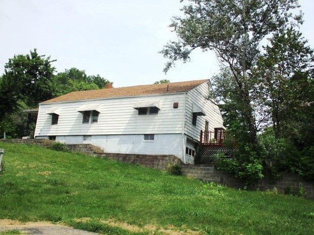 122 E 5th St, Franklin, OH 45005