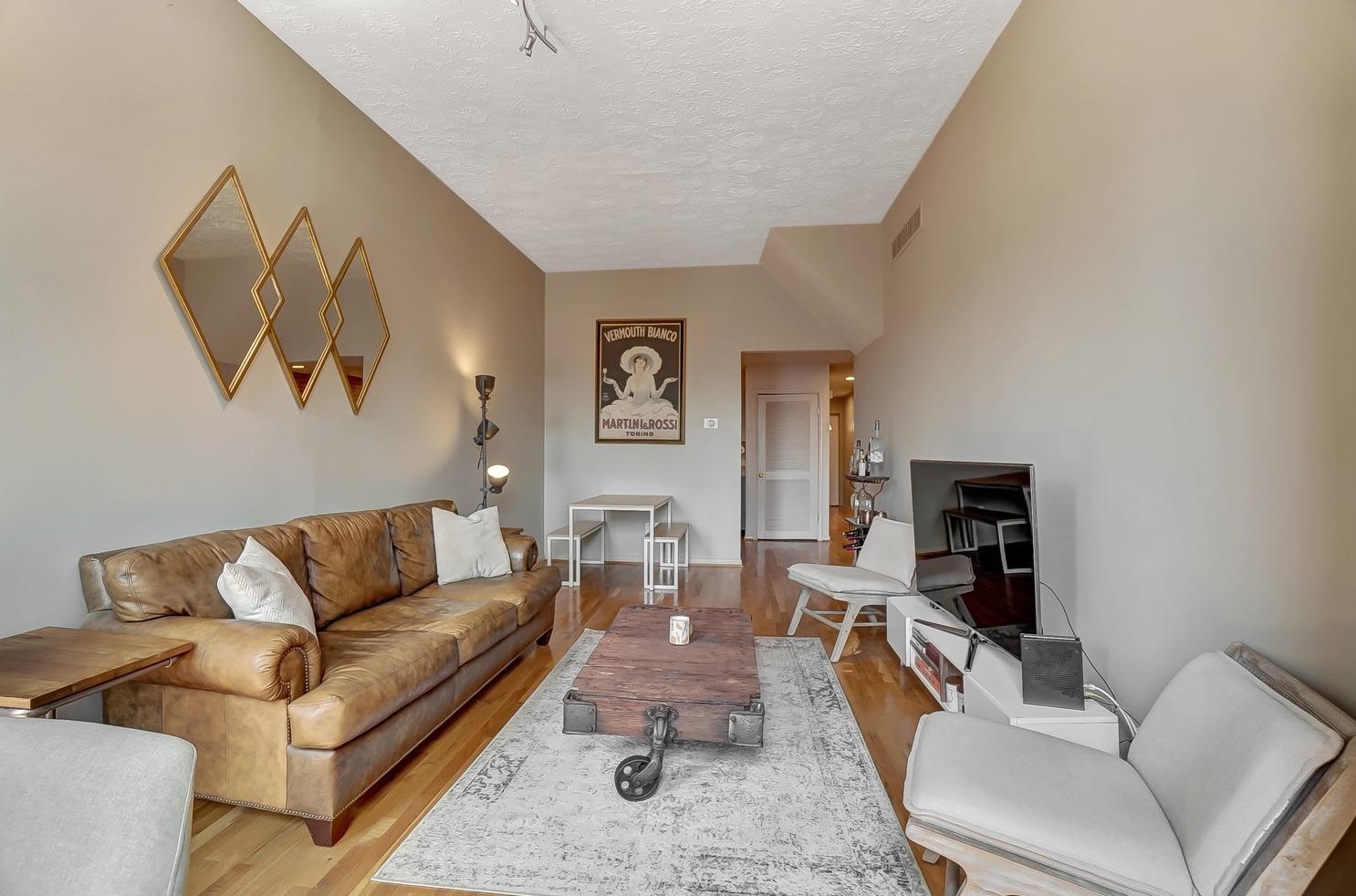 322 Milton St, Cincinnati, OH 45202-0926