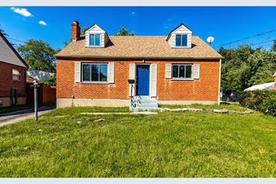 3946 Cedarwood Place - Photo 1