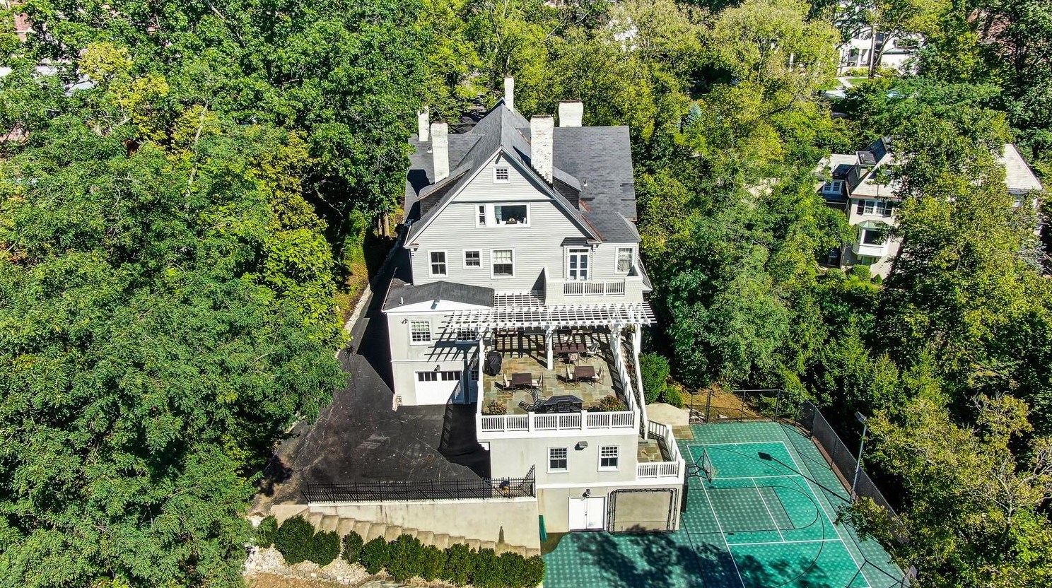 1825 Keys Crescent Ln, Cincinnati, OH 45206-1825