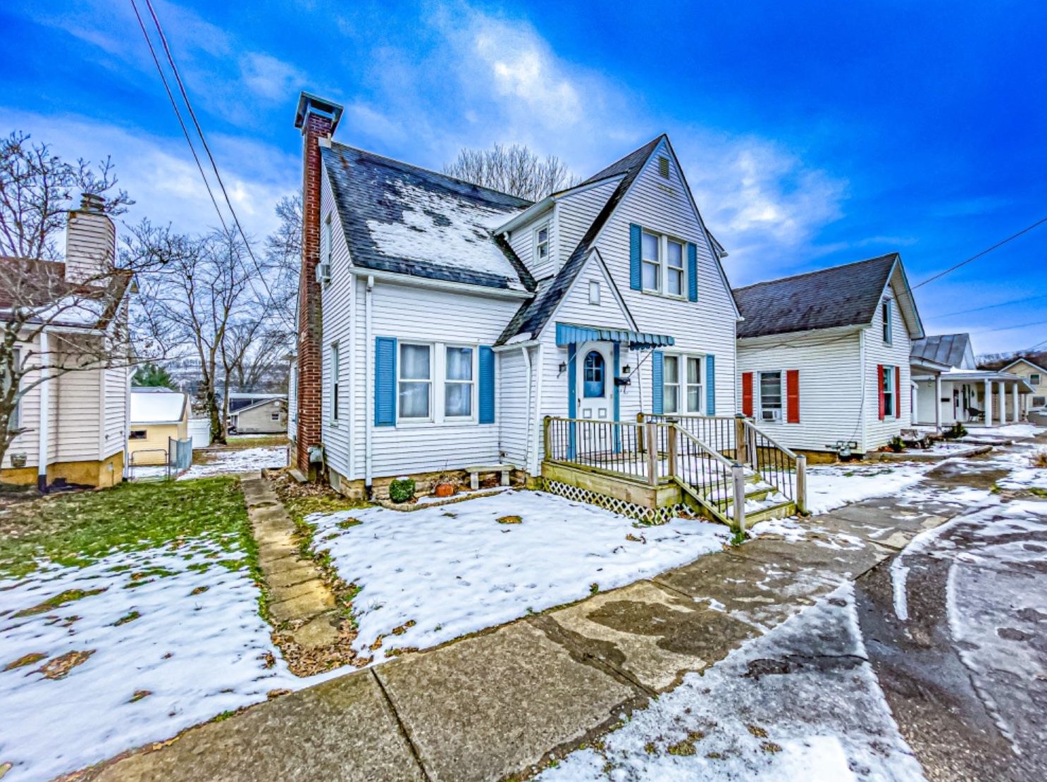 204 W 8th St, Wrightsville, OH 45144