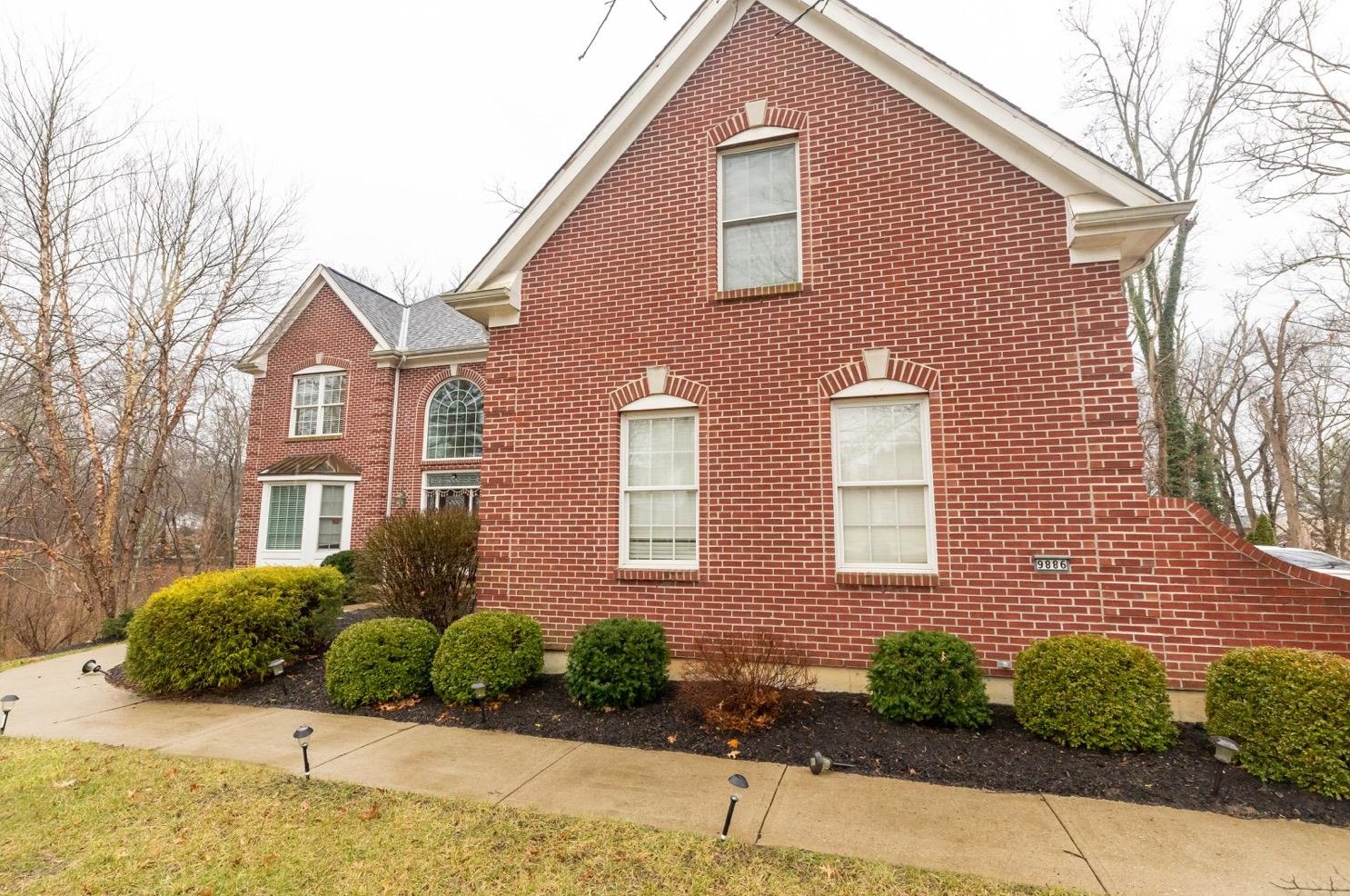 9886 Humphrey Rd, Cincinnati, OH 45242
