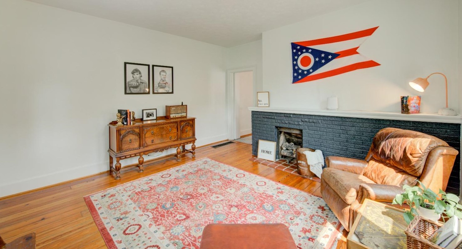 24 Sharon Rd, Cincinnati, OH 45246-4323