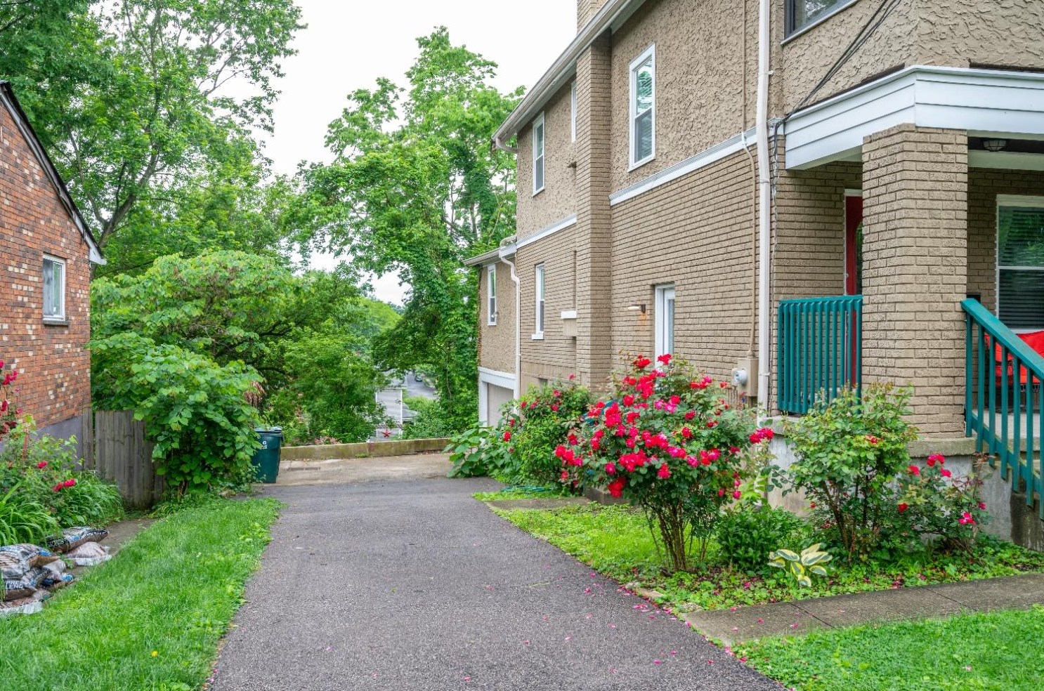 1639 Robinson Cir, Cincinnati, OH 45223-1511