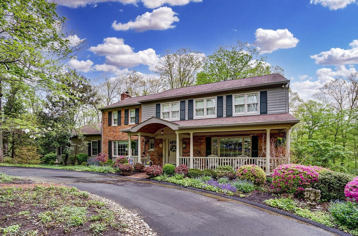 6747 Shawnee Run Rd, Cincinnati, OH 45243-2415