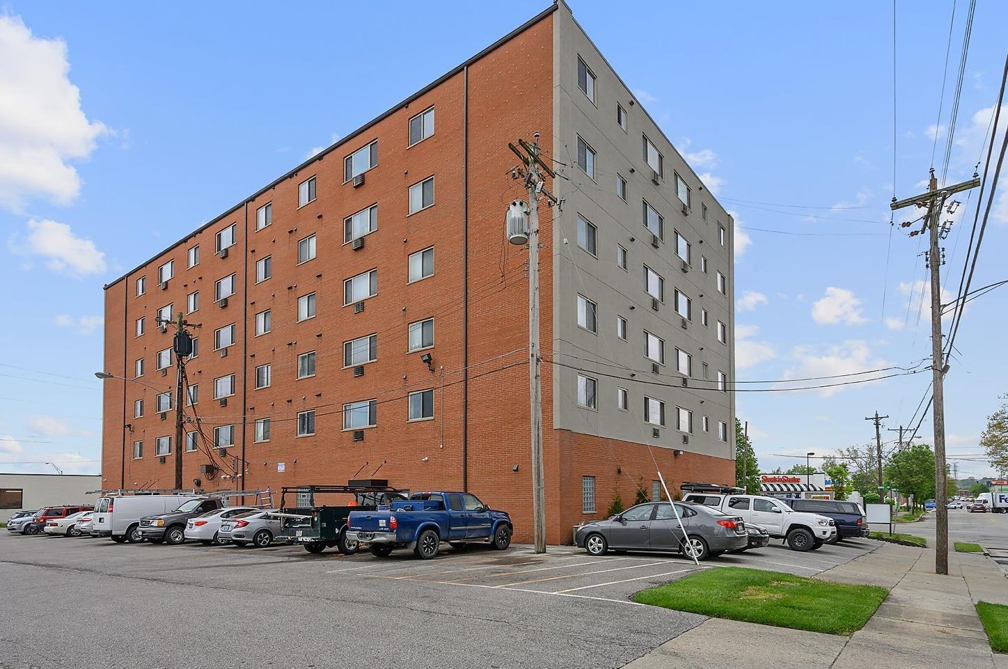 4960 Ridge Ave #207, Cincinnati, OH 45209