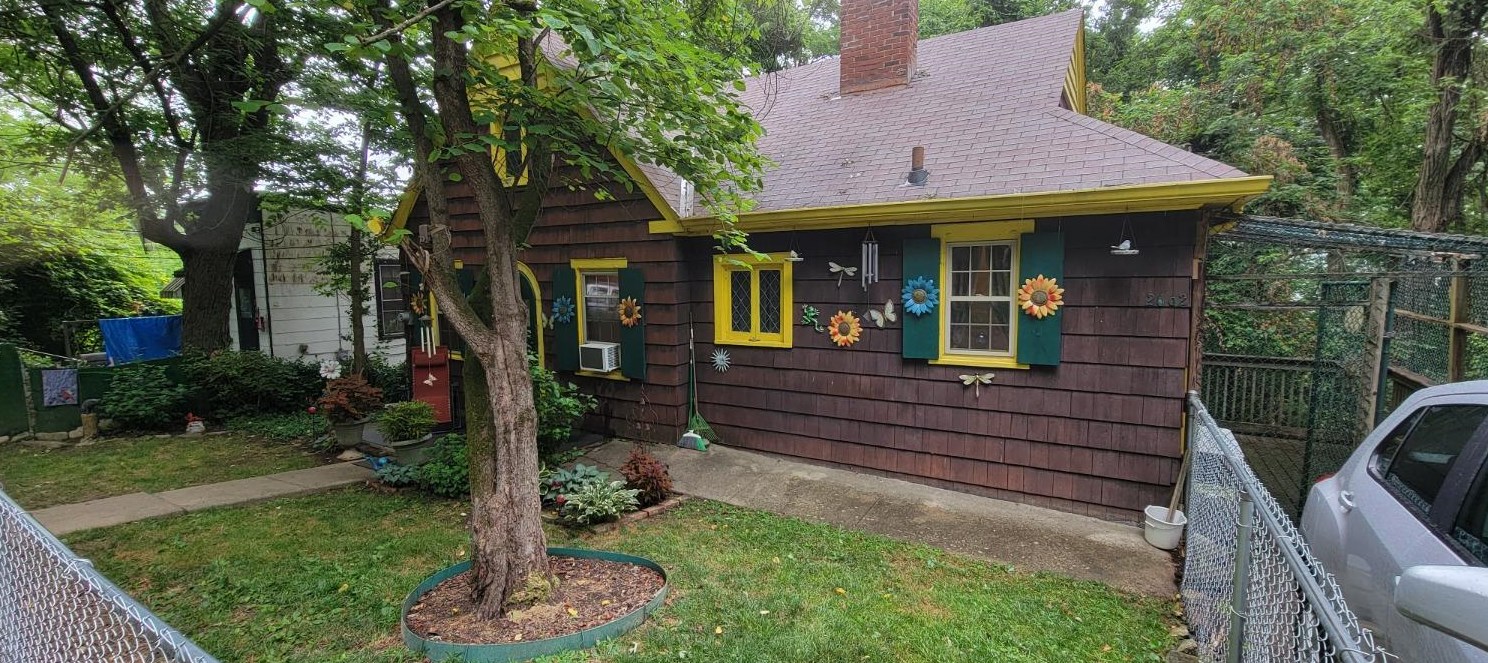 2662 Linden St, Cincinnati, OH 45225-2040