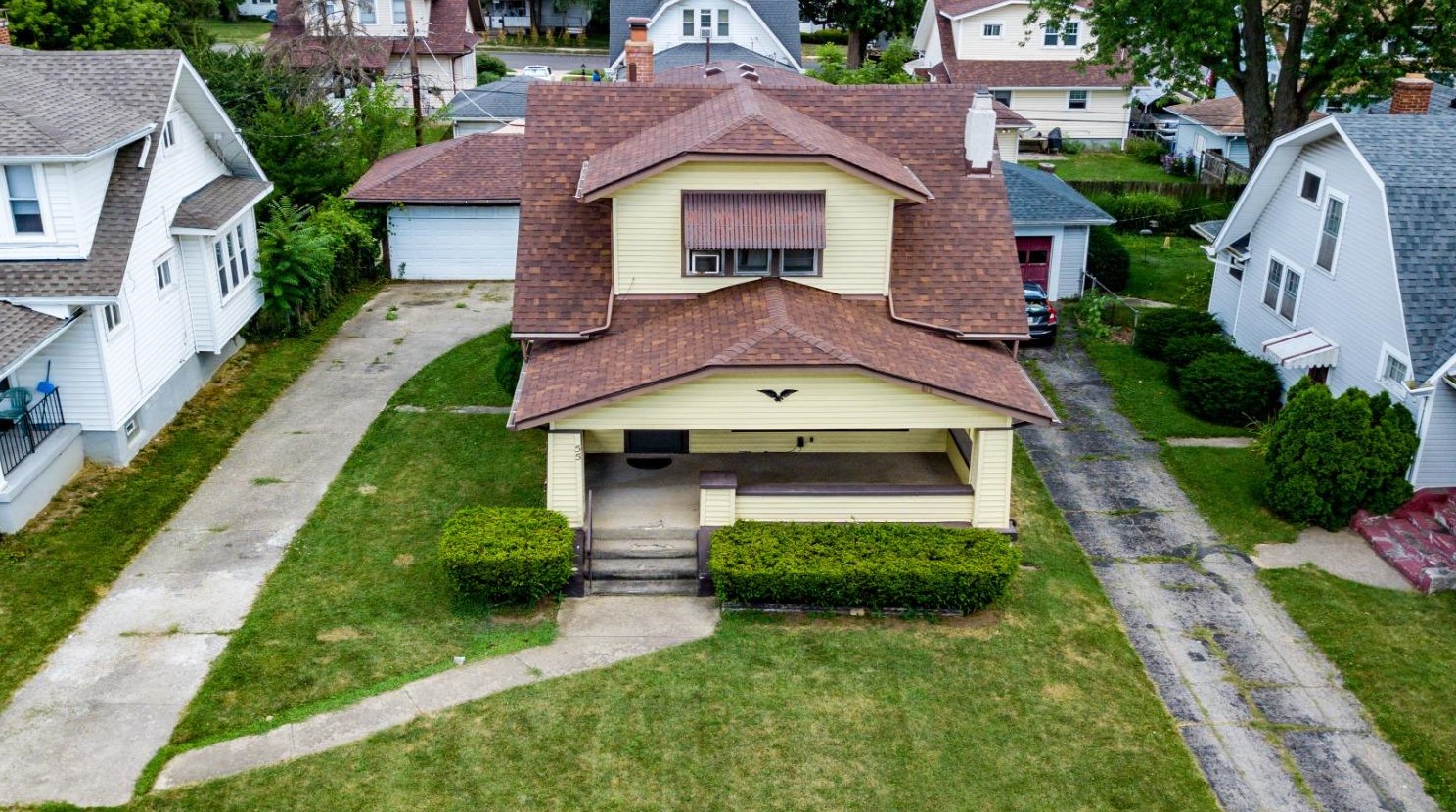 55 Sandhurst Dr, Dayton, OH 45405-2409