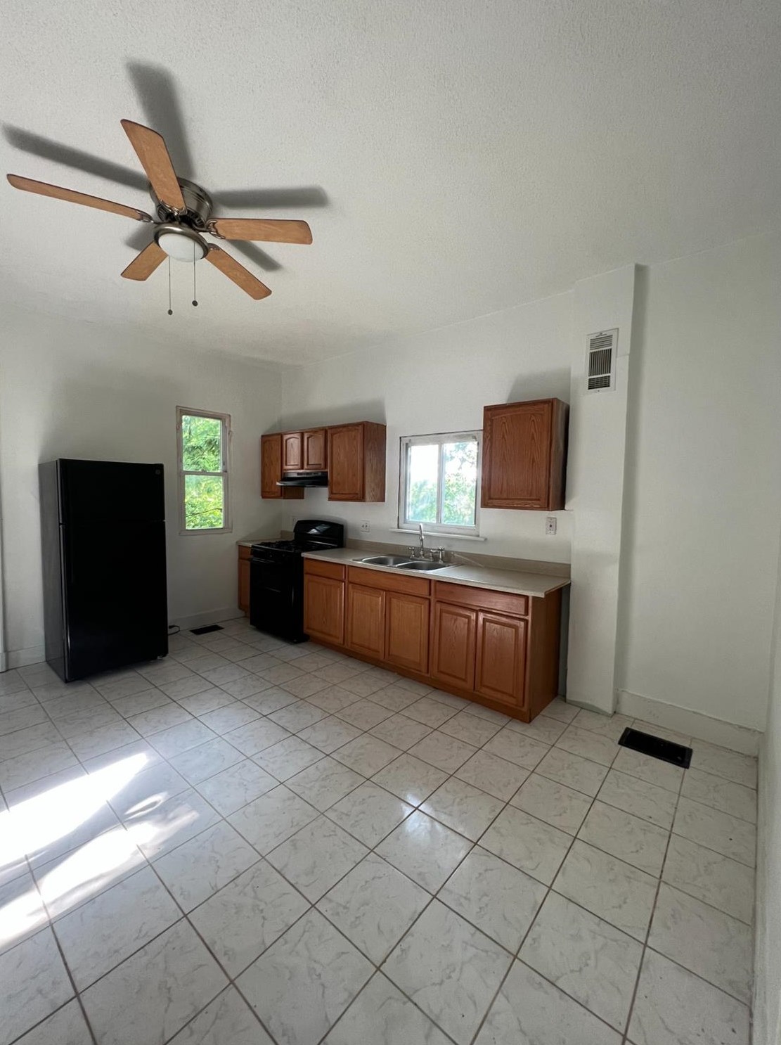 164 Forest Ave, Cincinnati, OH 45220