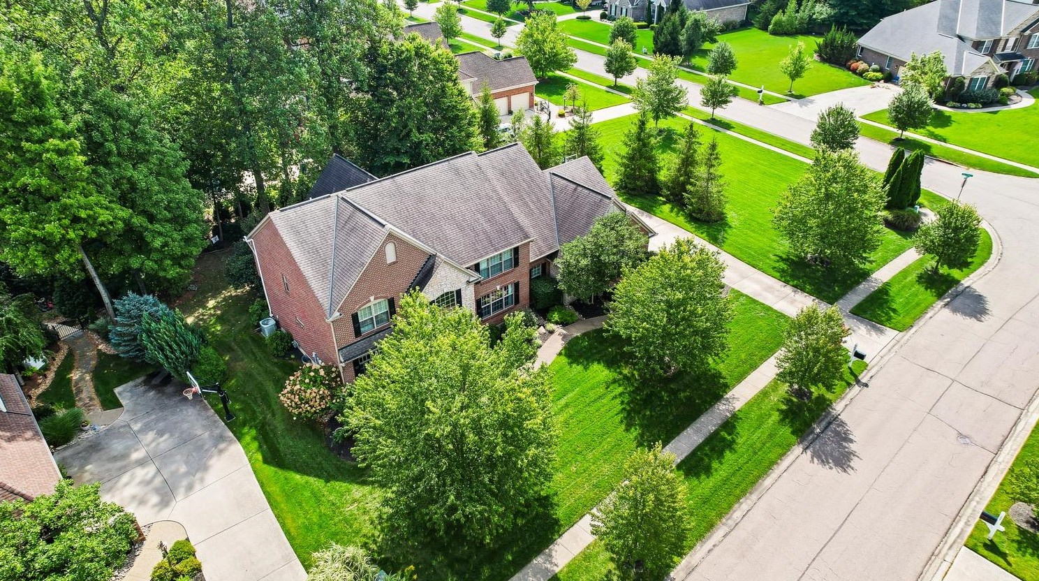 106 Ridgewood Dr, Loveland, OH 45140-9489
