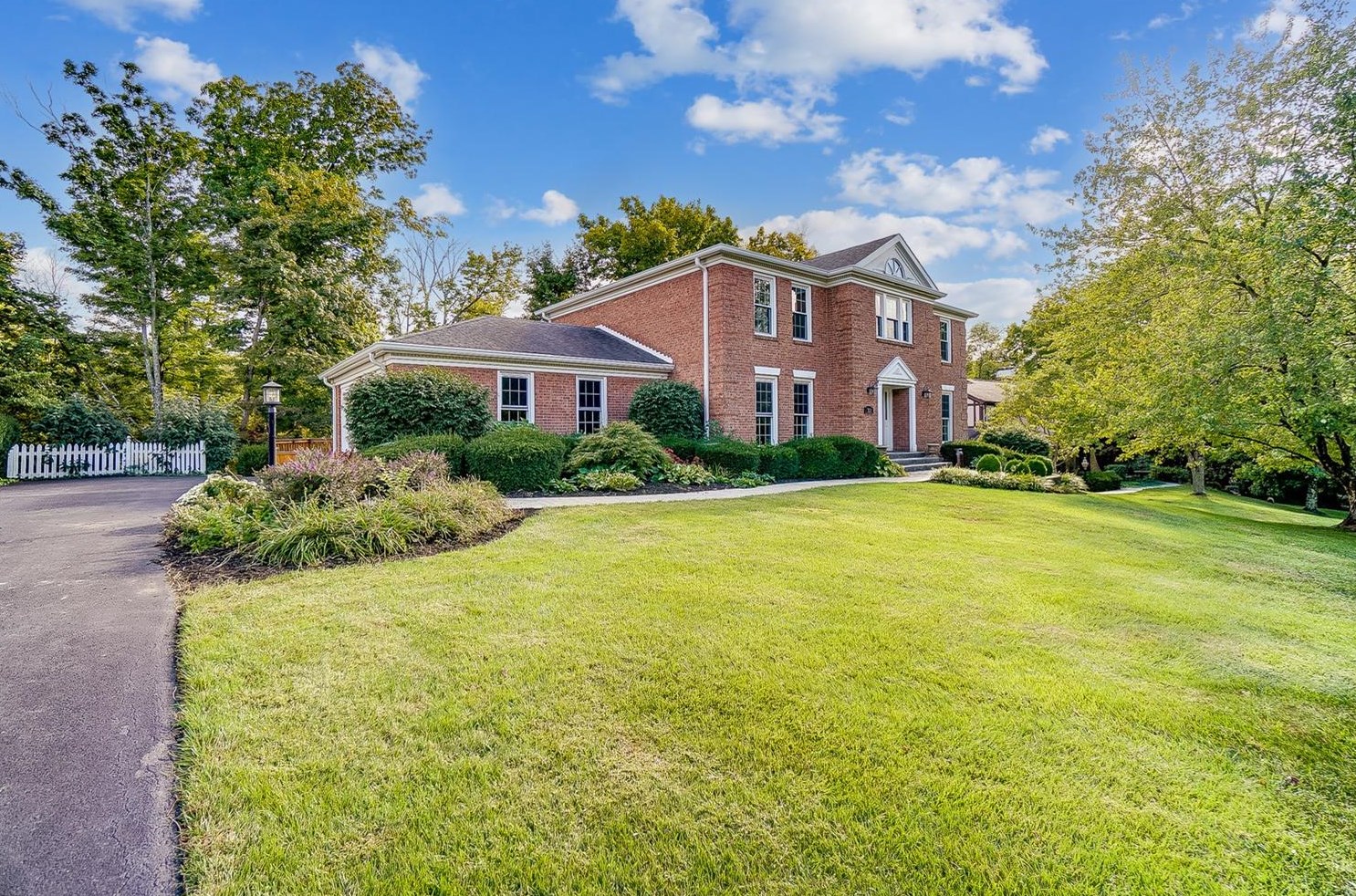 7831 Montreal Ct, Cincinnati, OH 45241-1375