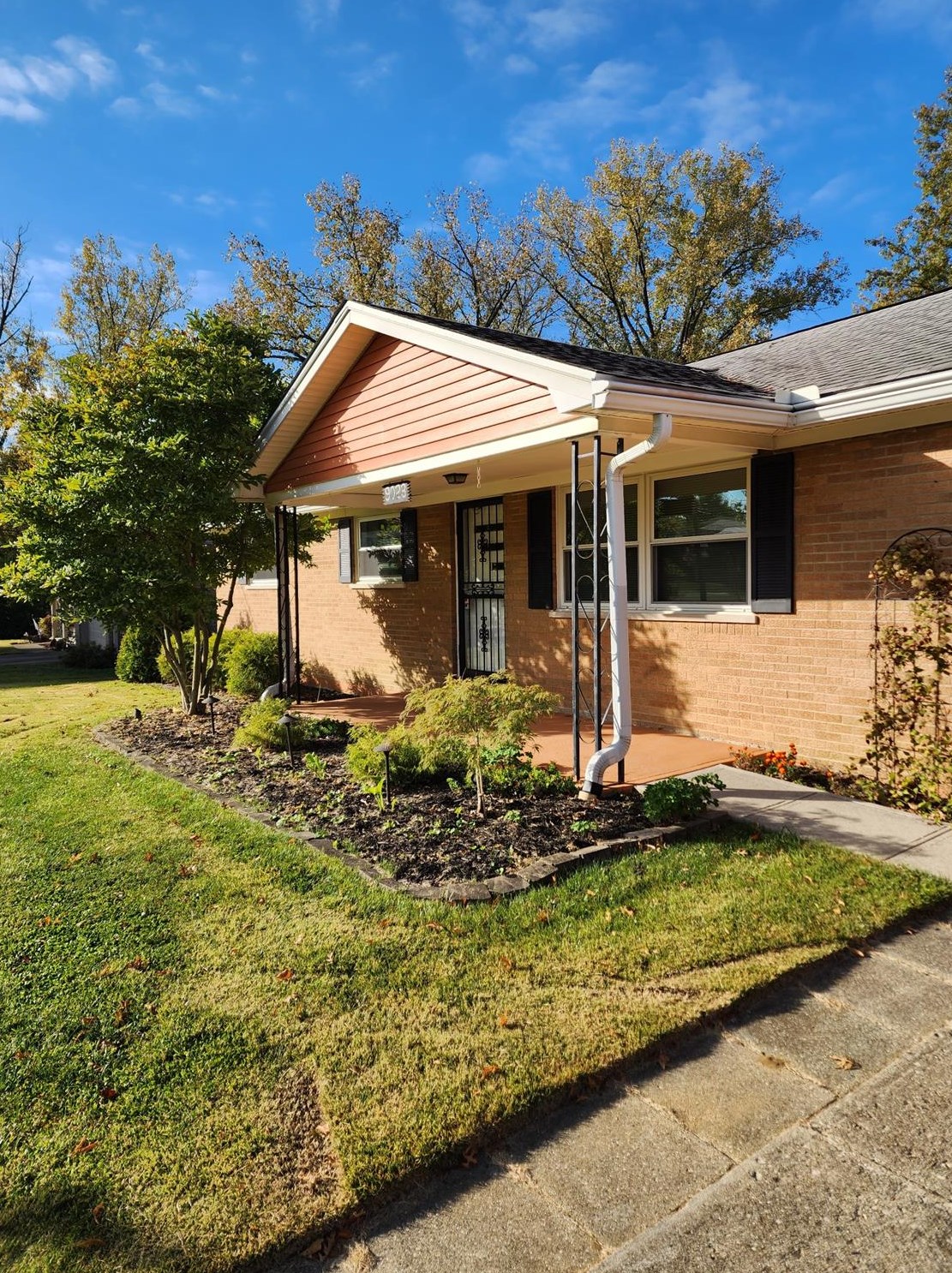 9023 Saxton Dr, Hamilton, OH 45069-3639