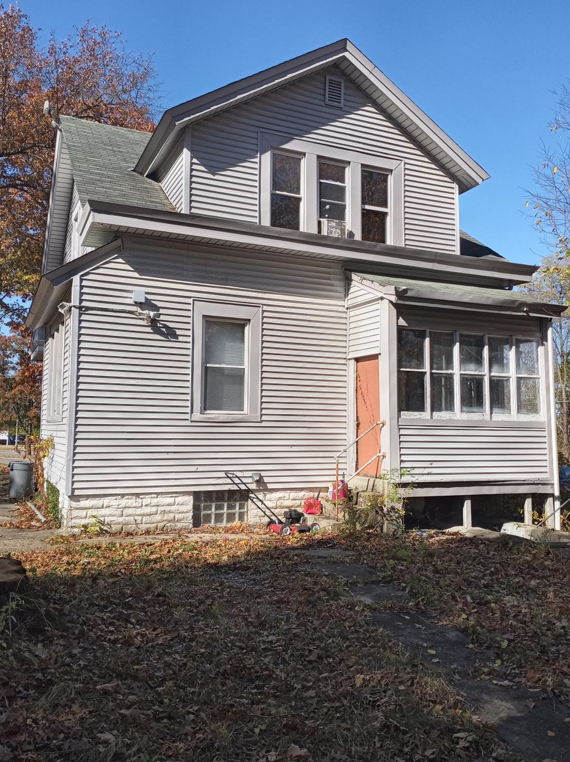 3454 Mchenry Ave, Cincinnati, OH 45225-1118