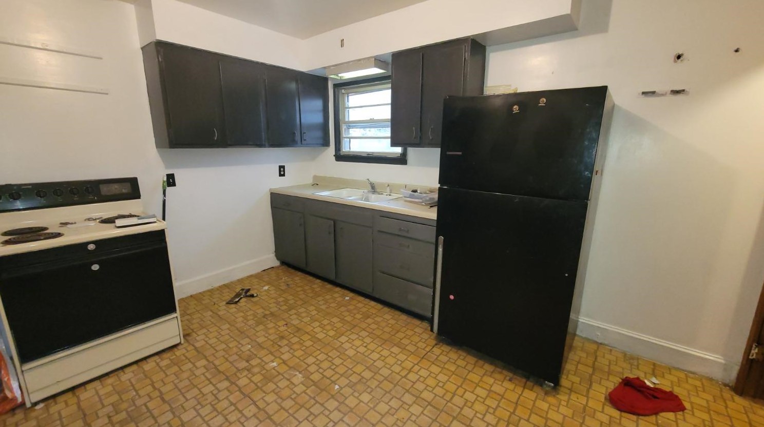 1607 Robinson Cir, Cincinnati, OH 45223-1511