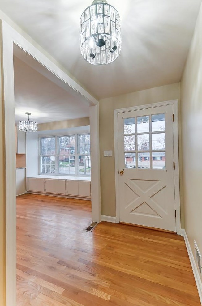 2871 Pineridge Ave, Cincinnati OH  45208-2817 exterior