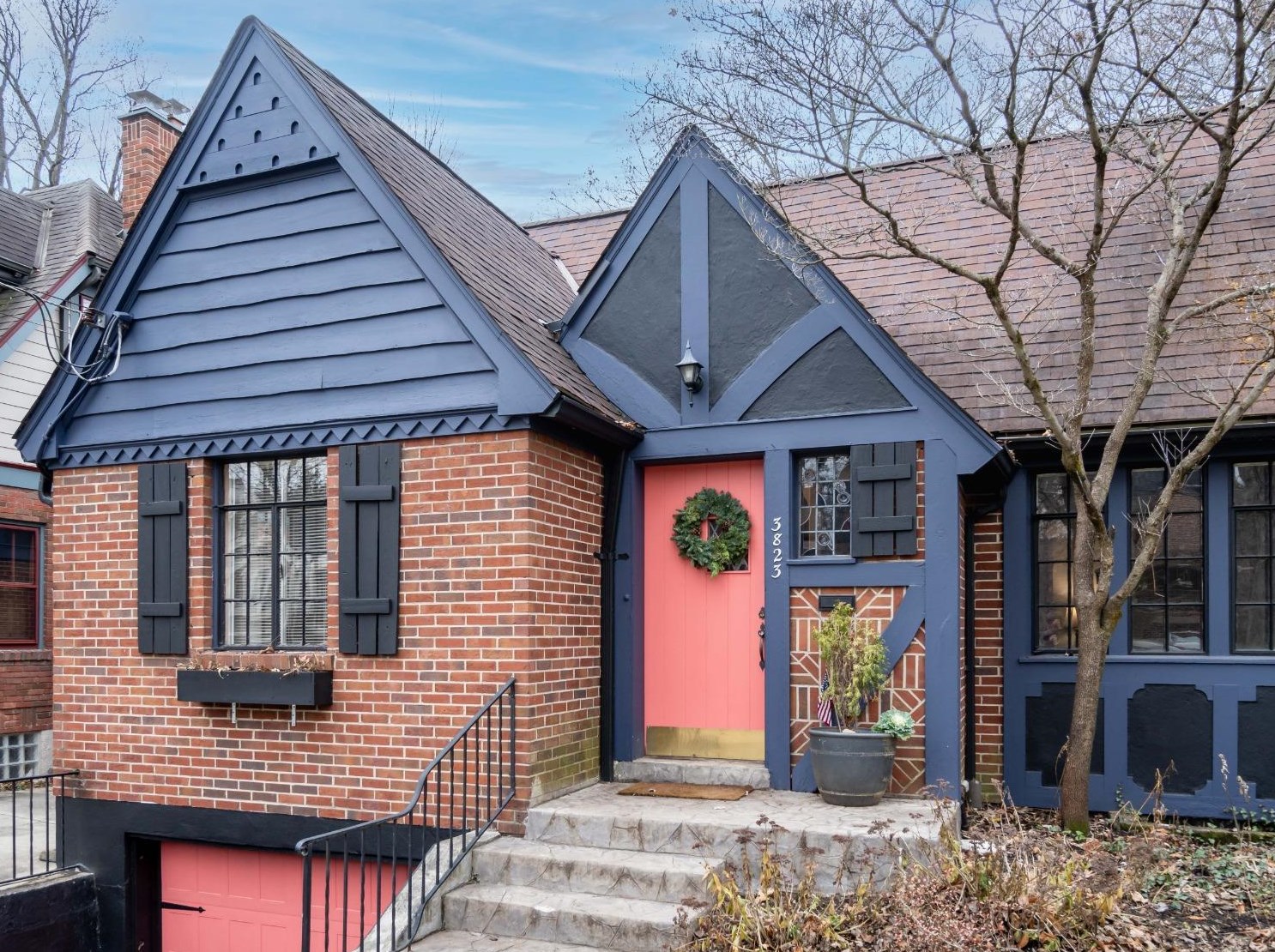 3823 Homewood Rd, Cincinnati, OH 45227-3001