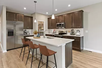 4517 Renaissance Park Drive, Middletown, OH 45005 - Photo 2