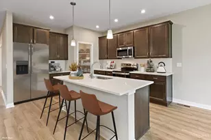 4517 Renaissance Park Dr, Middletown, OH 45005 - Photo 2