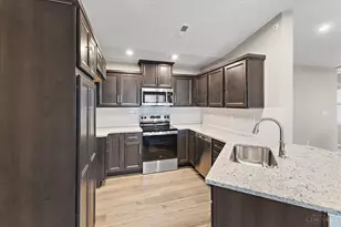 441 Bethpage Way, Turtle Creek Township, OH 45036 - Photo 2