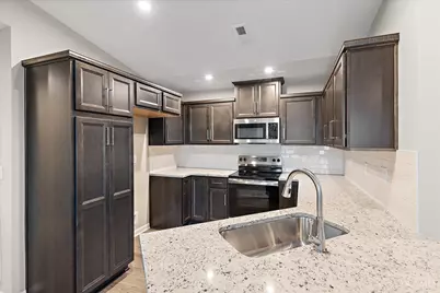 441 Bethpage Way #7-305, Turtle Creek Township, OH 45036 - Photo 4