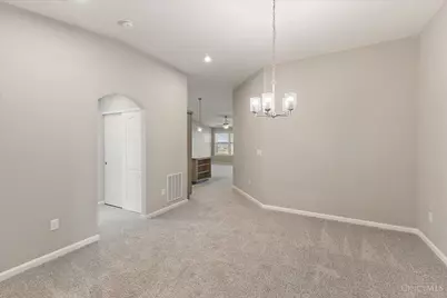437 Bethpage Way #7-303, Turtle Creek Township, OH 45036 - Photo 8