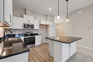 5883 Parkview Ln, Miami Township, OH 45150 - Photo 6