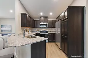 5883 Parkview Ln, Miami Township, OH 45150 - Photo 2