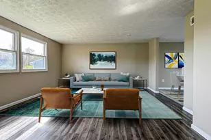 11537 Norbourne Dr, Forest Park, OH 45240 - Photo 2