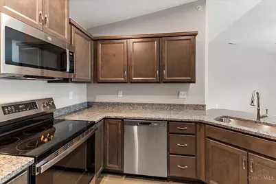 5883 Parkview Lane #90305, Miami Township, OH 45150 - Photo 4