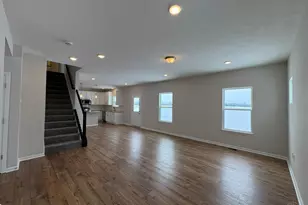 490 Red Maple Ln, Wilmington, OH 45177 - Photo 2