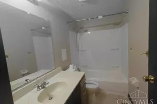 2454 Mustang Dr, Cincinnati, OH 45211 - Photo 6