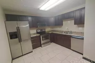 2454 Mustang Dr, Cincinnati, OH 45211 - Photo 4