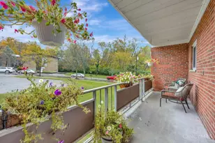 3566 Amberacres Dr, Cincinnati, OH 45237 - Photo 2