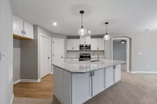 5883 Parkview Ln, Miami Township, OH 45150 - Photo 2