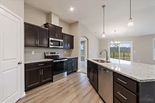 5883 Parkview Ln, Miami Township, OH 45150 - Photo 2