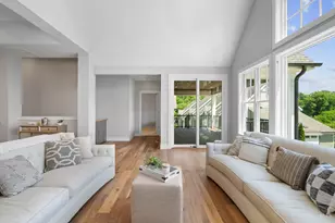 5960 Woodland Ln, Columbia Township, OH 45227 - Photo 10