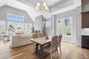 5960 Woodland Ln, Columbia Township, OH 45227 - Photo 8