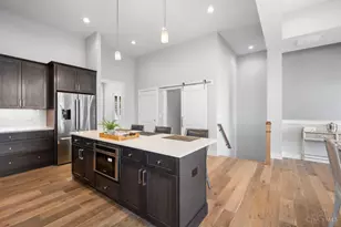 5960 Woodland Ln, Columbia Township, OH 45227 - Photo 6