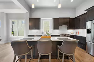 5960 Woodland Ln, Columbia Township, OH 45227 - Photo 4