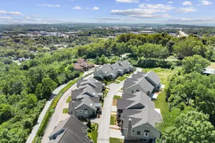 5960 Woodland Ln, Columbia Township, OH 45227 - Photo 2