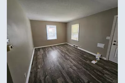 6942 Gloria Drive, Cincinnati, OH 45239 - Photo 4