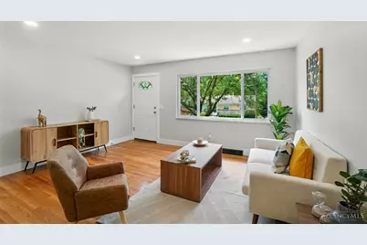 2962 Aquadale Lane, Cincinnati, OH 45211 - Photo 8