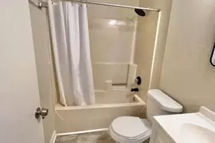 3384 Ninann Ct, Cincinnati, OH 45211 - Photo 4