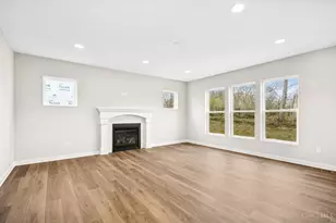 427 Glen Abbey Ln, Hamilton Township, OH 45039 - Photo 12