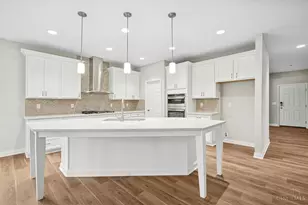 427 Glen Abbey Ln, Hamilton Township, OH 45039 - Photo 10