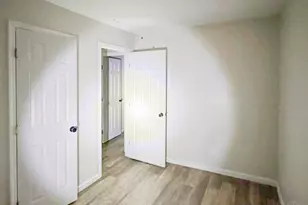 1048 S James Rd, Columbus,  43227 - Photo 16