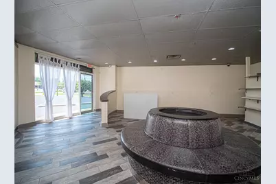 916 Hempstead Drive, Springfield Township, OH 45231 - Photo 2