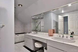 271 Poage Farm Rd, Wyoming, OH 45215 - Photo 32