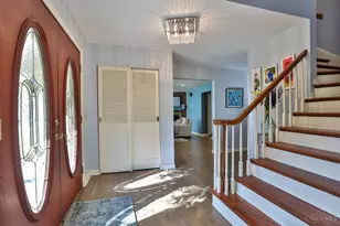 271 Poage Farm Rd, Wyoming, OH 45215 - Photo 4