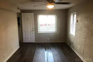 949 Adams St, Lincoln Heights, OH 45215 - Photo 2